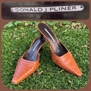 Designer DONALD J PLINER Basket Weave Brown Leather Pump Heels Mules Size 9